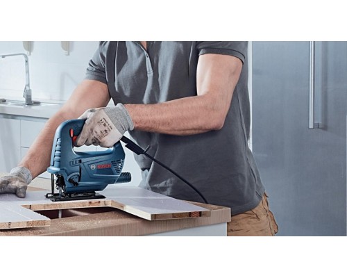 Электролобзик BOSCH GST 700 [06012A7020]