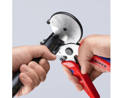 Труборез KNIPEX KN-902525 для композитных пластиковых труб (d 26 мм)