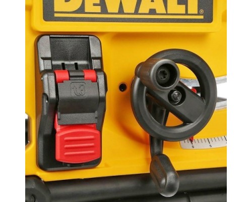 Станок циркулярный DeWALT DWE 7492 [DWE7492-QS]