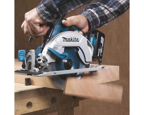 Пила циркулярная аккумуляторная MAKITA DHS 680 RT1J с бесщеточным двигателем [DHS680RT1J]