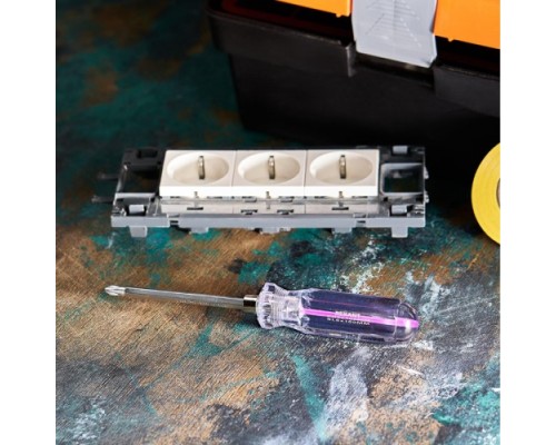 Отвертка REXANT 12-4742 двухсторонняя PH2xSL6 стержень 120 мм Отвертка REXANT 12-4742 двухсторонняя PH2xSL6 стержень 120 мм