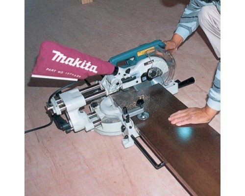 Пила торцовочная сетевая MAKITA LS0714N