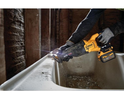 Пила сабельная аккумуляторная DeWALT DCS 386 NT FLEXVOLT, бесщеточная, без АКБ и З/У [DCS386NT-XJ]