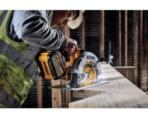 Пила циркулярная аккумуляторная DeWALT DCS 573 NT FLEXVOLT, бесщеточная, без АКБ и З/У [DCS573NT-XJ]