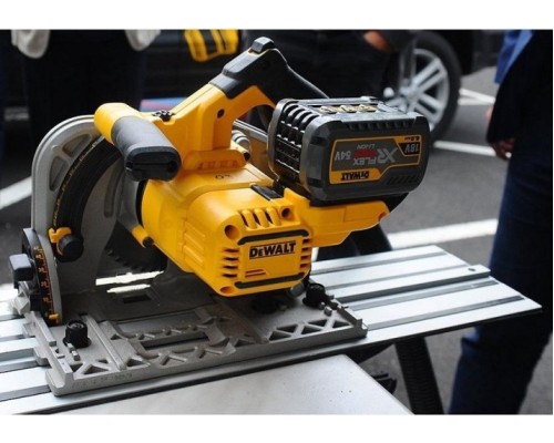 Пила циркулярная аккумуляторная DeWALT DCS520NT FLEXVOLT, бесщеточная, без АКБ и З/У [DCS520NT-XJ]