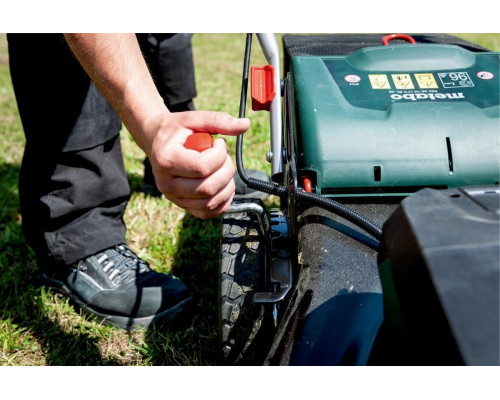 Газонокосилка аккумуляторная METABO RM 36-18 LTX BL 46