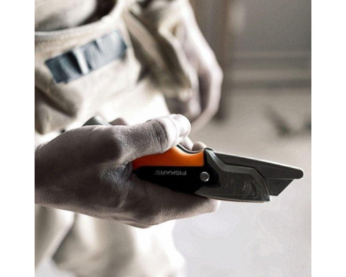 Нож строительный с фиксированным сменным лезвием Fiskars CarbonMax 1027222