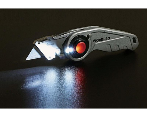 Нож складной WORKPRO WP211009 со сменными лезвиями и подсветкой