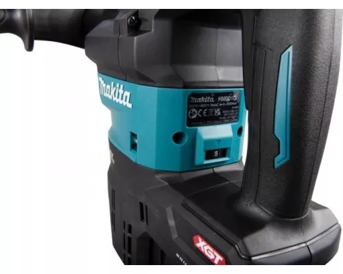 Молот ударный аккумуляторный MAKITA HM001GZ02 без АКБ и ЗУ Молот ударный аккумуляторный MAKITA HM001GZ02 без АКБ и ЗУ